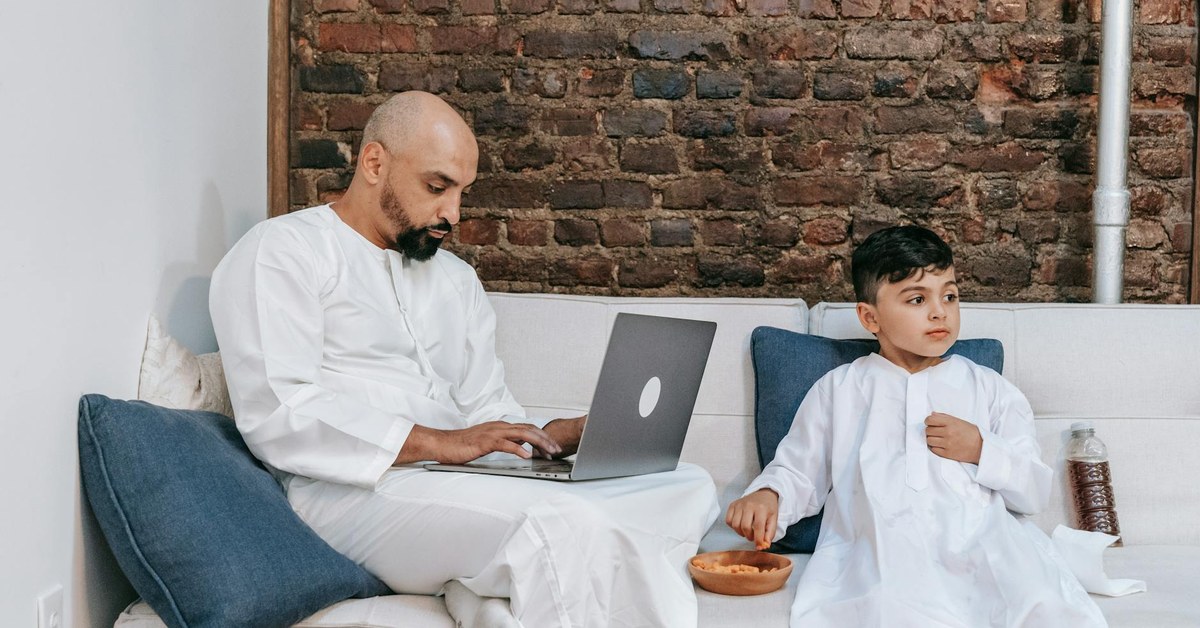 Subtle Signs of Online Grooming in Teen Gaming โ A Parent's Guide to Digital Safety