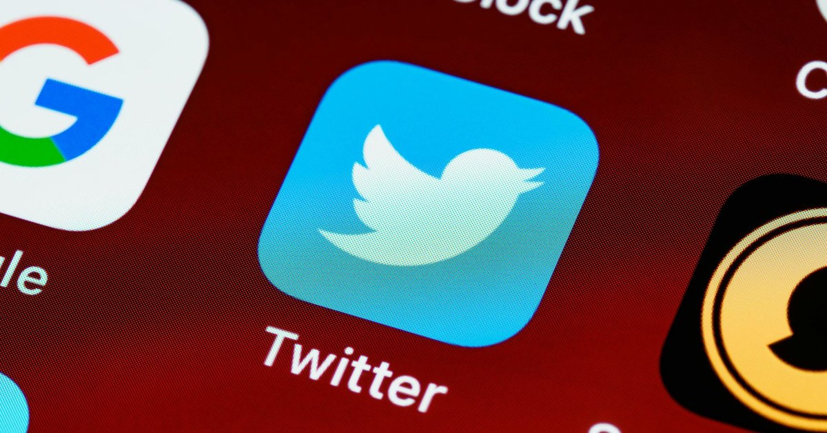 How to Teach Children Critical Thinking to Spot Misinformation and Manipulation on Social Media