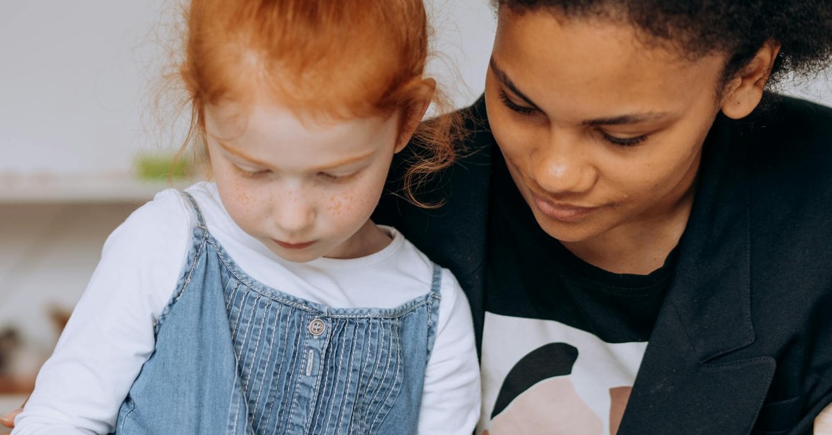 Safeguarding Young Minds โ A Parent's Guide to Teaching Children Critical AI Chatbot Evaluation & Bias Detection
