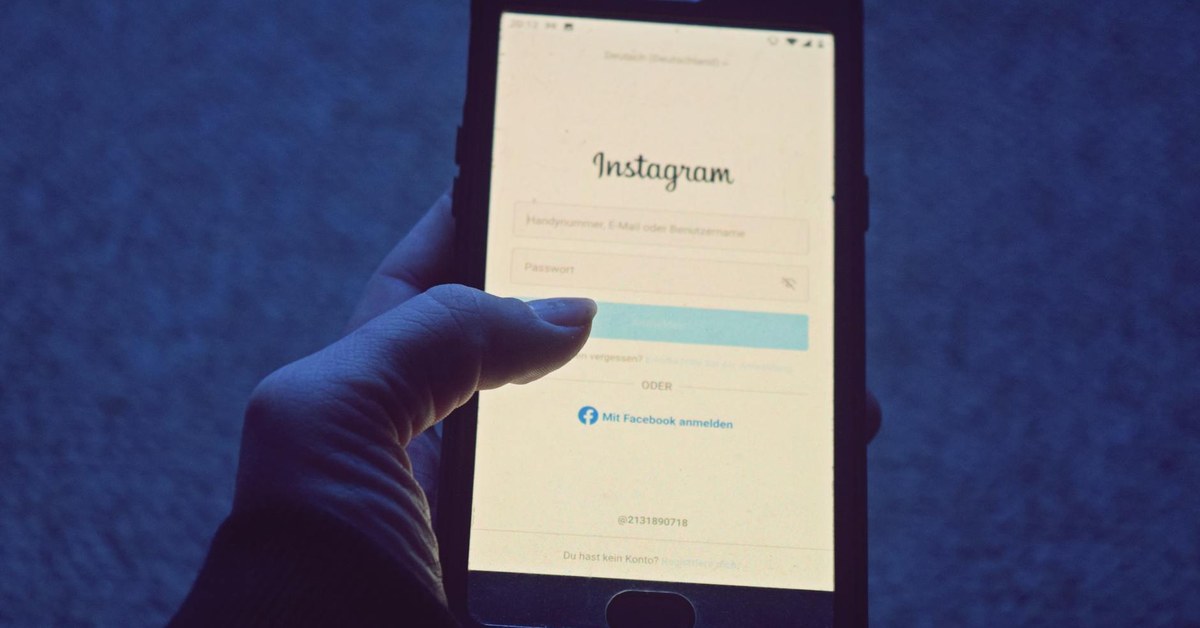 Beyond Likes โ Teaching Children to Recognize and Resist Social Media's Persuasive Design