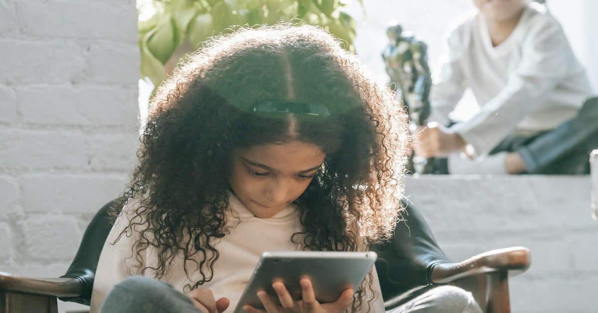 Beyond Parental Controls โ Teaching Kids Responsible Digital Communication in Safe Messaging Apps