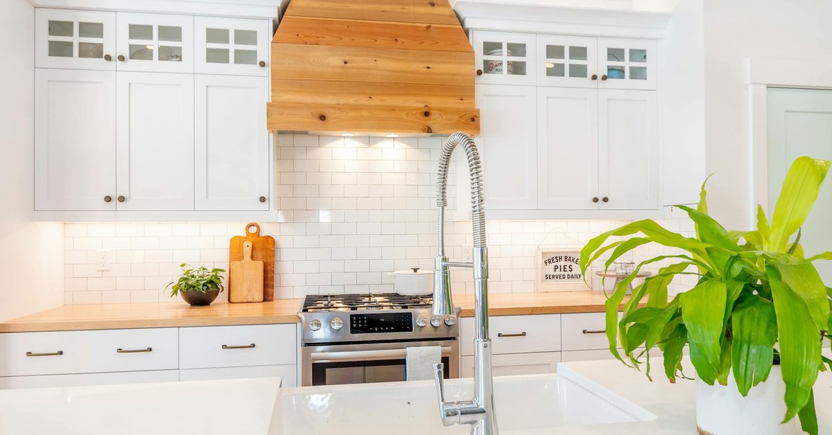 Teaching Pre-Teens Essential Knife Safety Skills for Collaborative Family Kitchen Prep