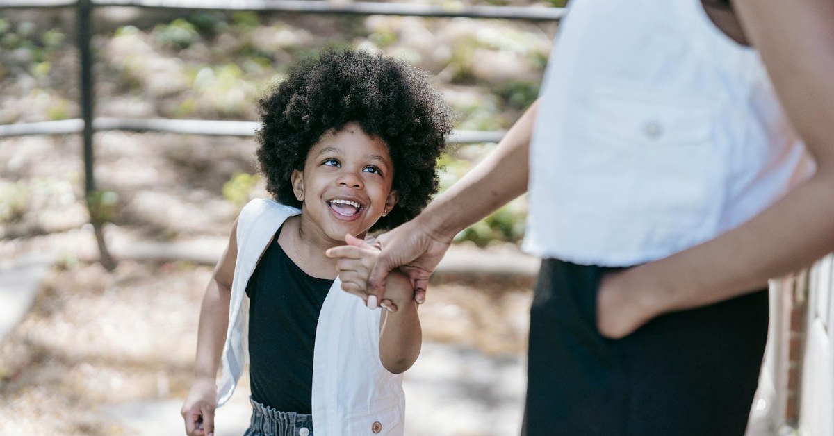 Teaching Toddlers Bathroom Independence Safely — A Step-by-Step Guide for Parents