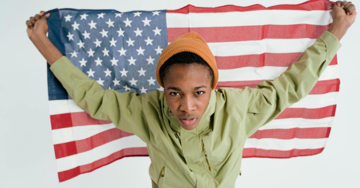 Spotting the Red Flags — A Teen's Essential Guide to Recognizing and Responding to Subtle Workplace Bullying