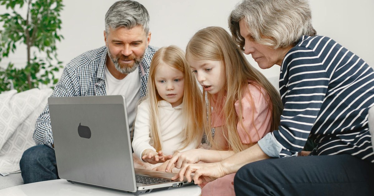 Transitioning to Unsupervised Internet Use โ Essential Strategies for Parents of Middle Schoolers