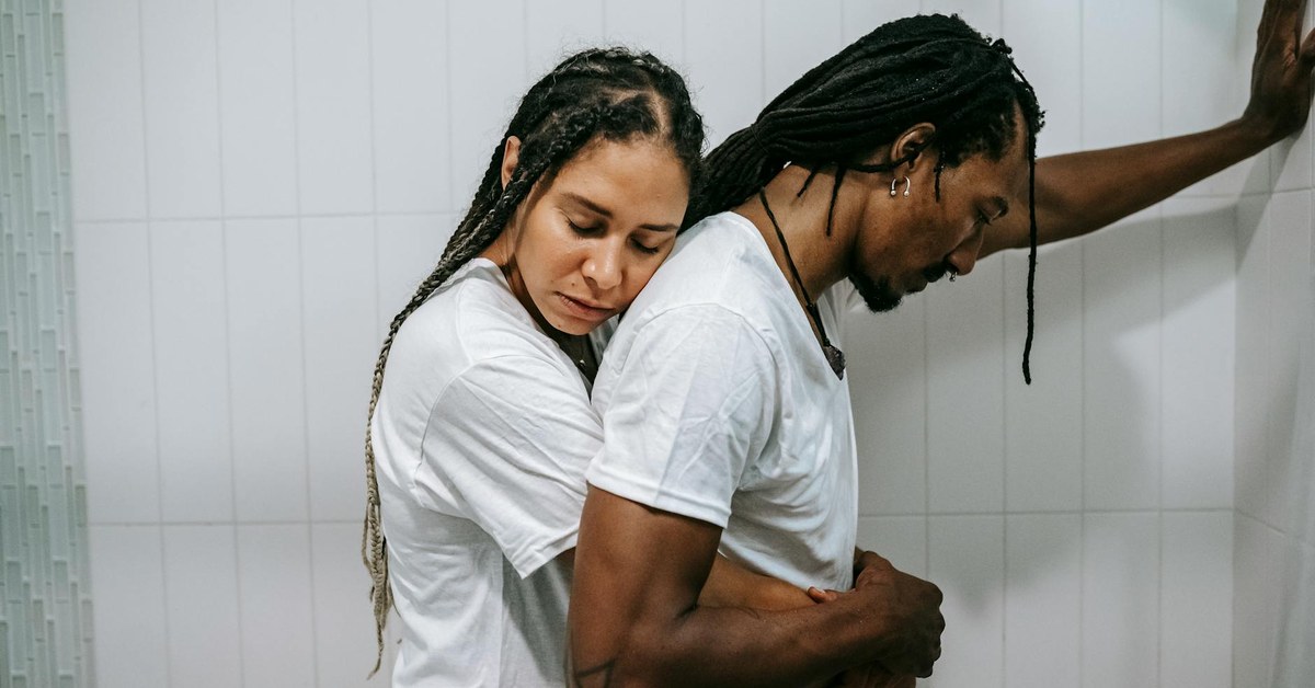 Trauma Bonding โ Why Leaving an Abusive Relationship Feels Impossible
