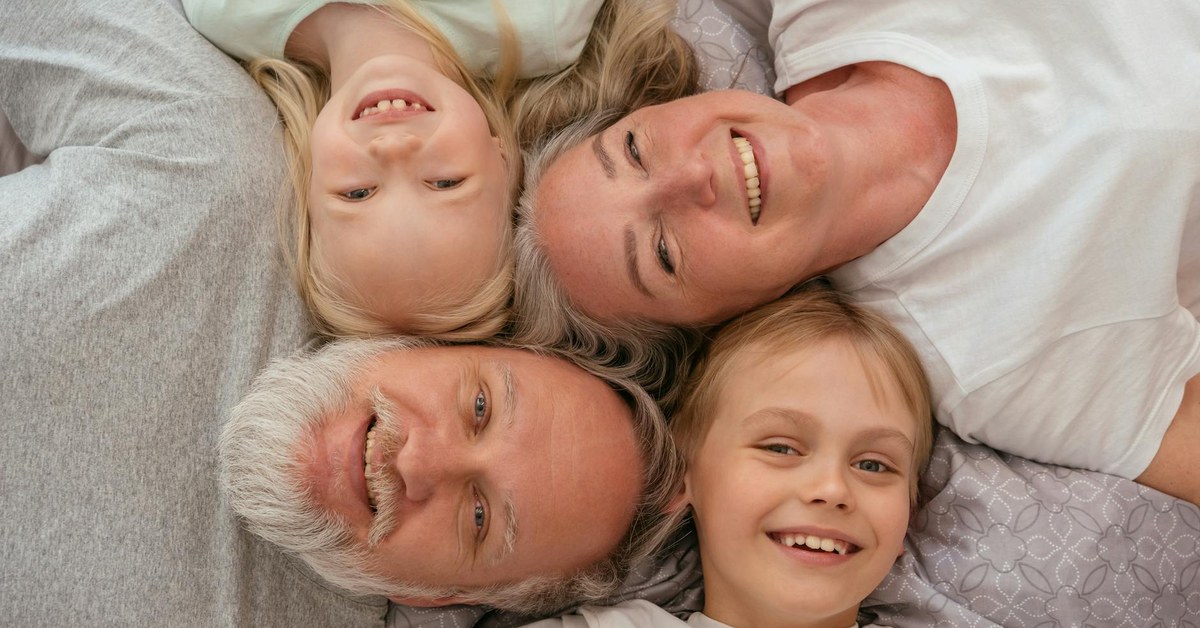 Travelling With Grandchildren โ Safety Tips for Grandparents Taking the Lead