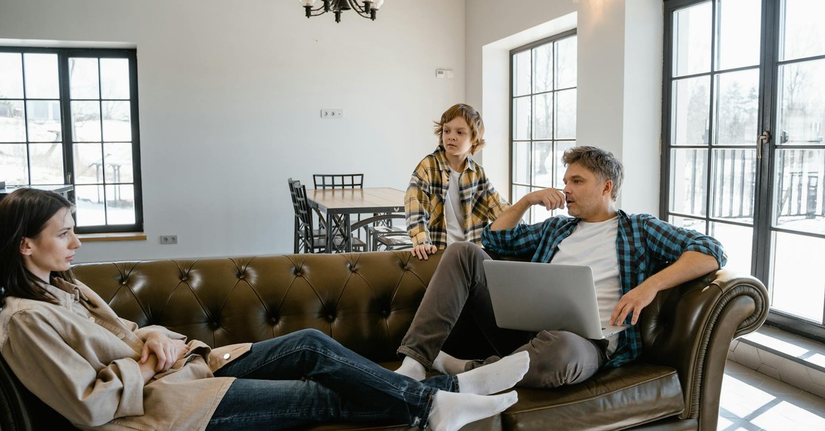 When a Family Member Has an Addiction โ How to Cope and Stay Safe