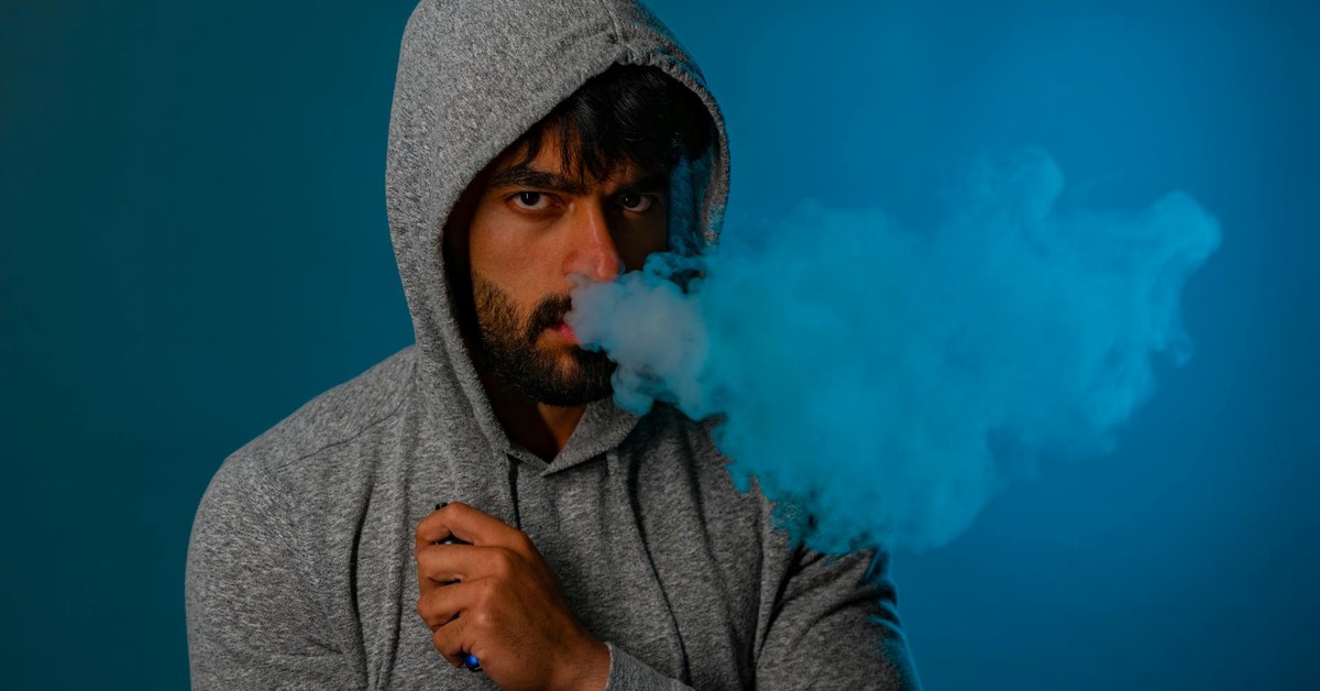 Vaping and E-Cigarettes โ What Young Adults Actually Need to Know