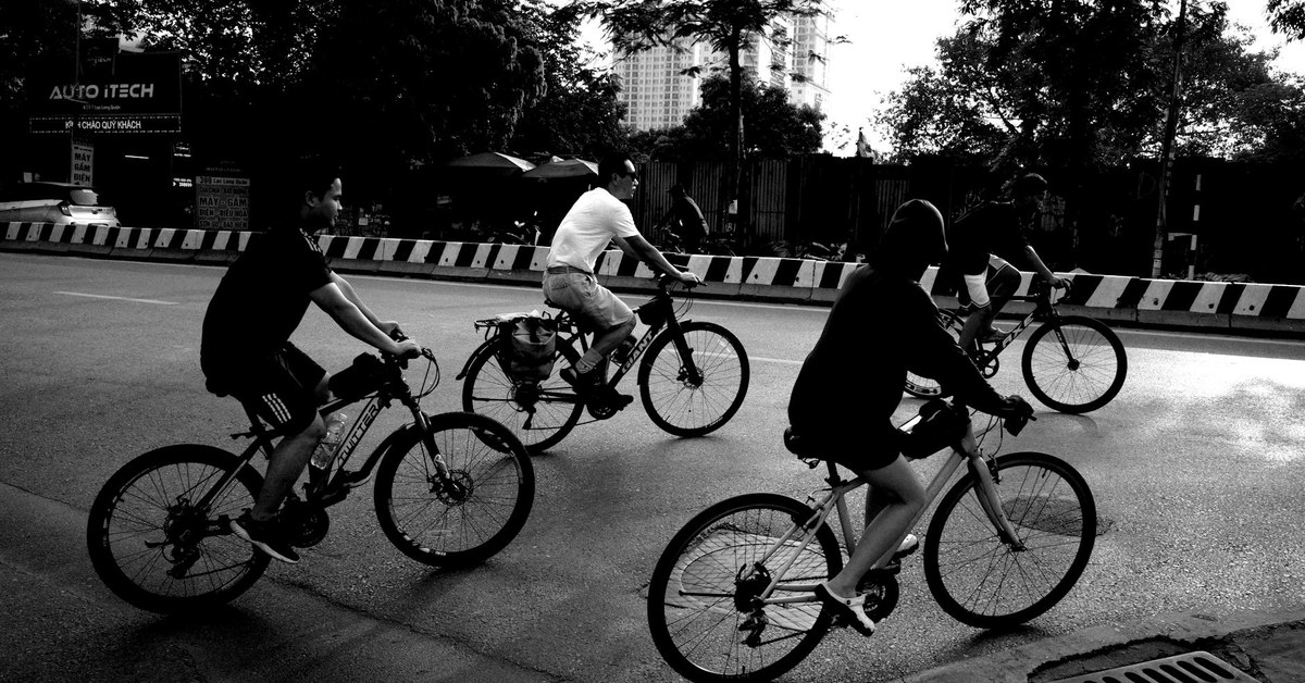 Beyond the Shine — When to Replace Reflective Safety Clothing for Optimal Road Visibility